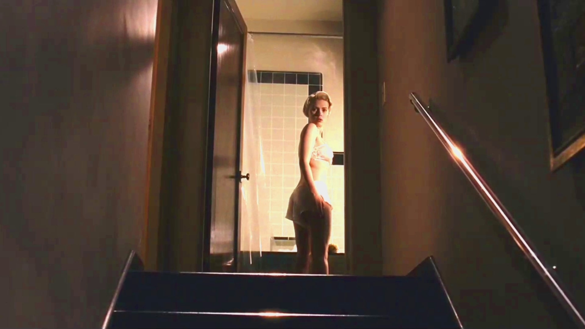 Scarlett Johansson sexy ass and nude
